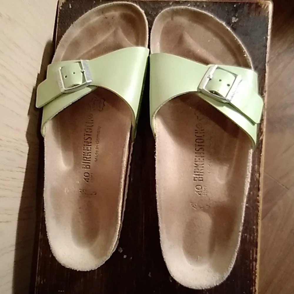 Birkenstock Green Sandals with Contoured Footbed  Sz 40